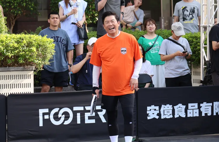 曾國城。莊宗達攝
