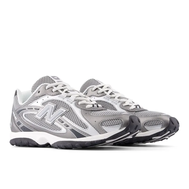 New Balance 204L鞋款，3680元。品牌提供