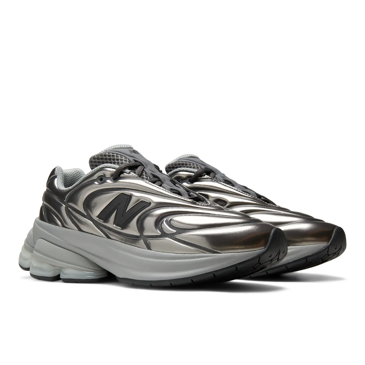 New Balance 5030鞋款，4280元。品牌提供