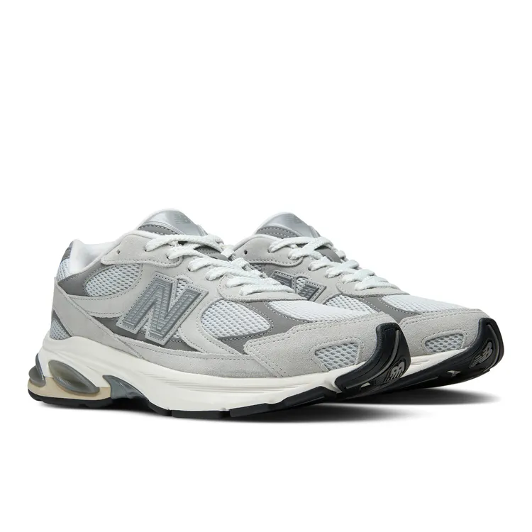New Balance 2010鞋款，4880元。品牌提供