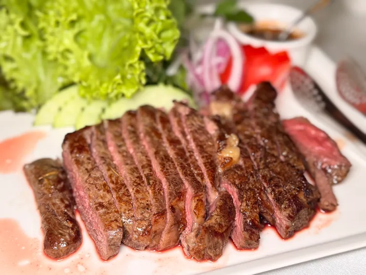 叢林烤牛肉。陳揚盛攝