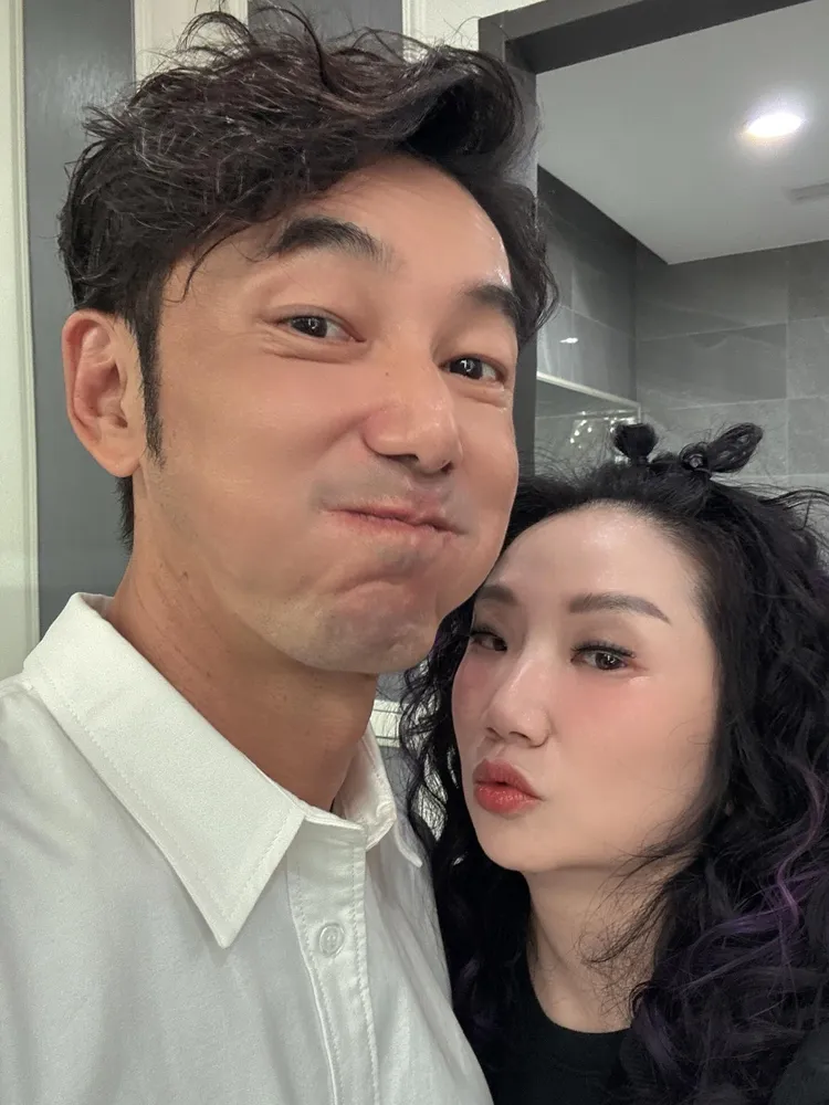 李李仁（左）和陶晶瑩結婚20年，至今感情甜蜜。翻攝陶晶瑩臉書