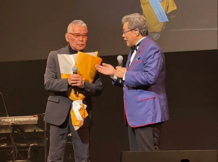 楊烈（右）日本站演出，邀來千昌夫擔任嘉賓。印太戰略智庫提供