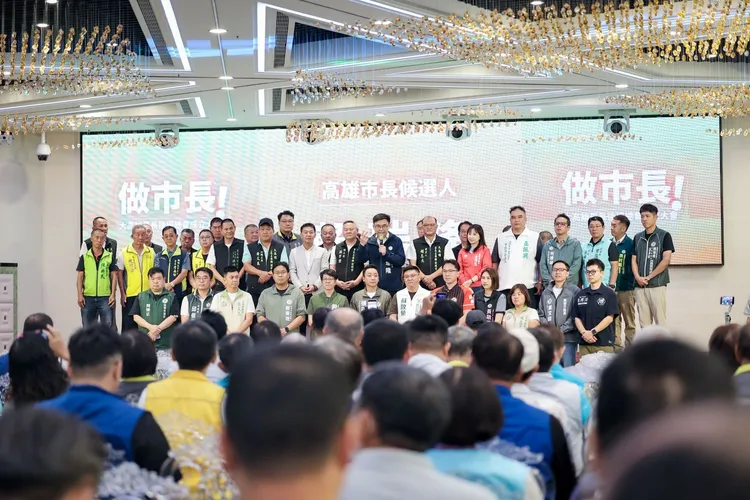 賴瑞隆強調，里長顧一里，市長顧一市，大家一起顧好大高雄。翻攝畫面