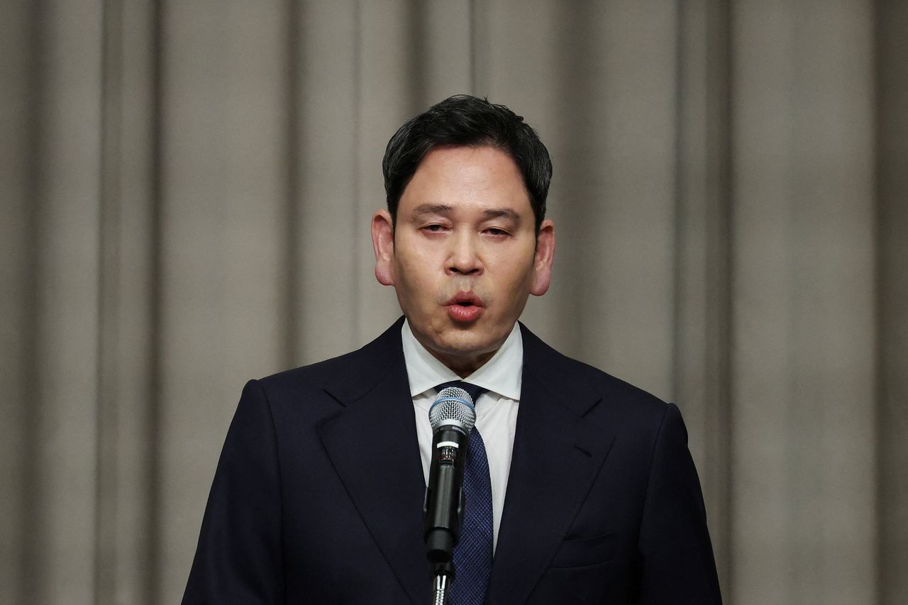韓國星巴克「坦克日」風波 新世界集團會長3度鞠躬道歉