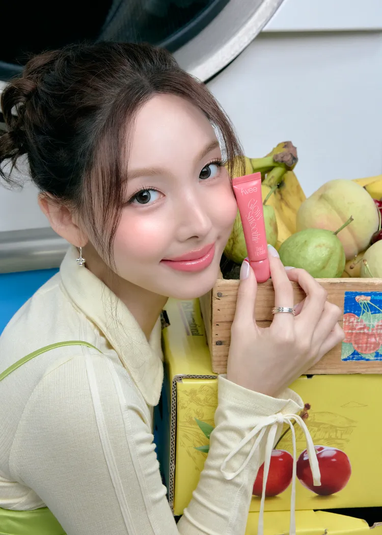 TWICE娜璉最愛fwee奶昔唇釉#GUAVA CRUSH色號。品牌提供