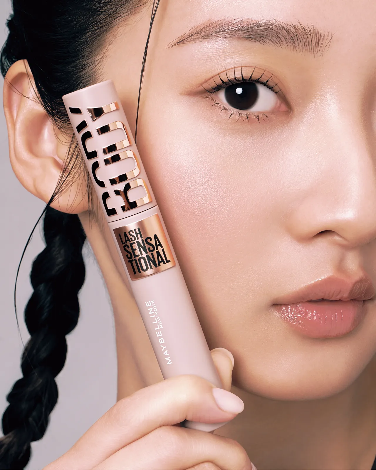 李沐推薦Maybelline挺豐翹束感防水睫毛膏。品牌提供