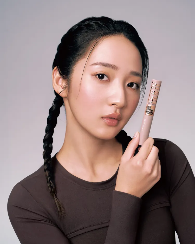李沐推薦Maybelline挺豐翹束感防水睫毛膏。品牌提供