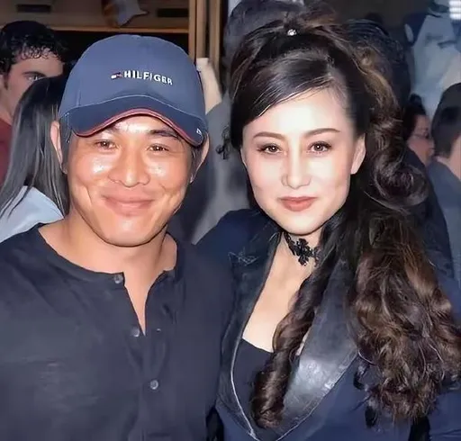 李連杰挨罵「拋棄前妻」多年　向太幫澄清：他是淨身出戶好男人