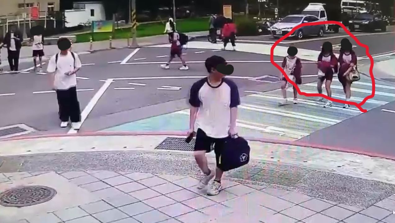 三峽翁暴衝4死|母帶愛女遺照去演唱會 崩潰天天哭「沒保護好妳」