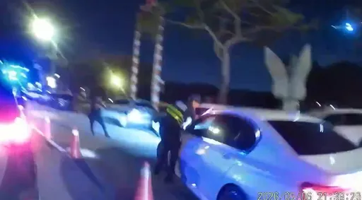 BMW撞警衝破攔檢點　警開7槍！毒駕男凌晨台中落網