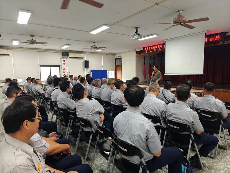 台中第三警分局舉辦民防人員常訓，並同時配合講解8月10日城鎮韌性演習相關演習及協勤重點。翻攝畫面