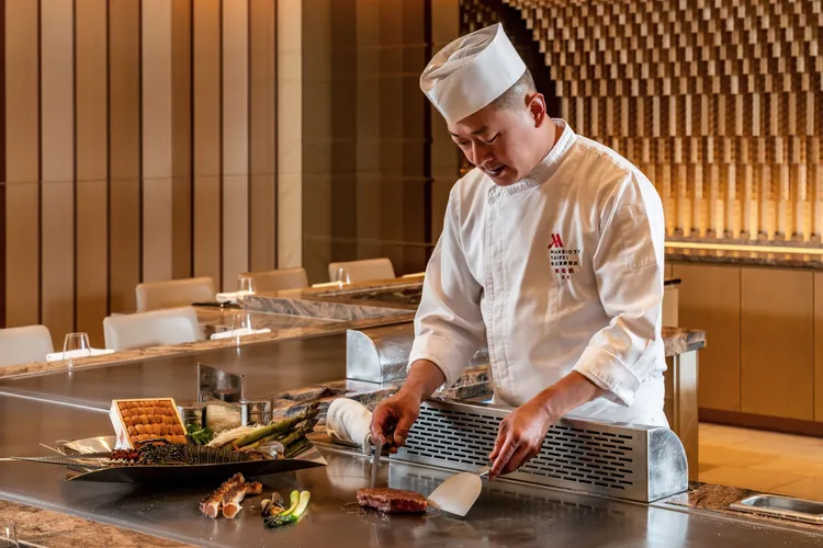 台北萬豪酒店線上旅展，頂級鐵板燒Mark's Teppanyaki 。業者提供