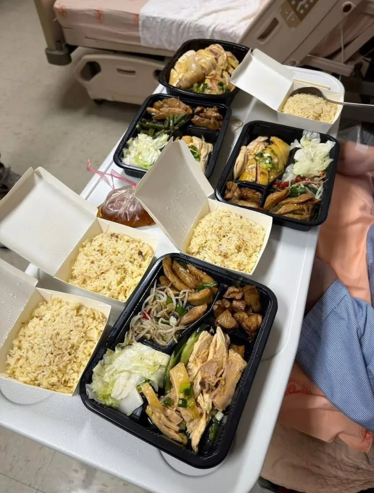孫德榮住院期間，吃飯不忌口，菜餚豐盛。翻攝孫德榮臉書