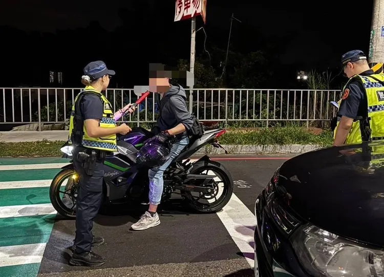 唾液快篩陽性，警方將依法逮捕並建請羈押。新竹縣警局提供