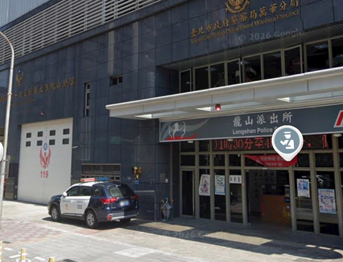 緊鄰消防隊成關鍵!萬華分局「櫃內DV鋰電池突爆燃」1分鐘即救援 幸無傷亡