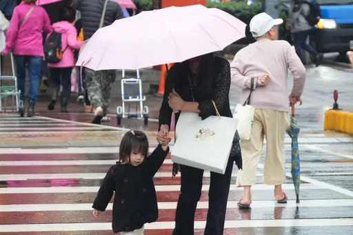 梅雨季鋒面南下！慎防雷擊強降雨　放晴要等這天