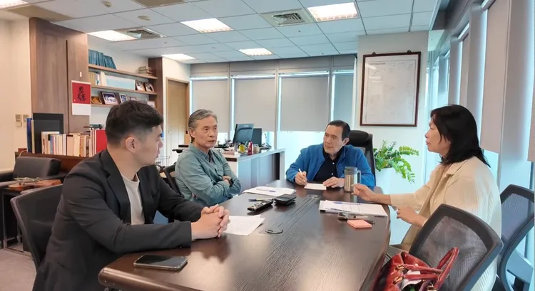 金溥聰陪同現身　馬英九：對蕭旭岑追究到底