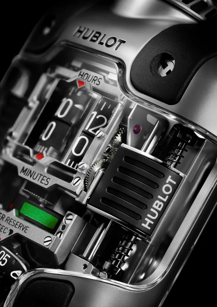 HUBLOT MP-10雙垂直上鍊陀飛輪All Black玄影黑陶瓷腕錶，51.5 x 41.5mm，微噴砂黑色陶瓷錶殼，黑色立體結構橡膠錶帶，HUB9013自動上鍊動力儲存鏤空機芯，搭載傾斜35°的陀飛輪裝置，動力儲存48小時，防水深度30米，限量50只，1069萬6000元。品牌提供