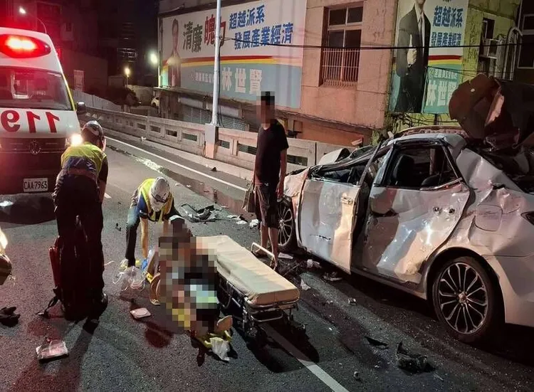 彰化市1輛BMW轎車連續衝撞機車、轎車，造成2死2傷，其中包括1對新婚夫妻，妻死夫傷。民眾提供