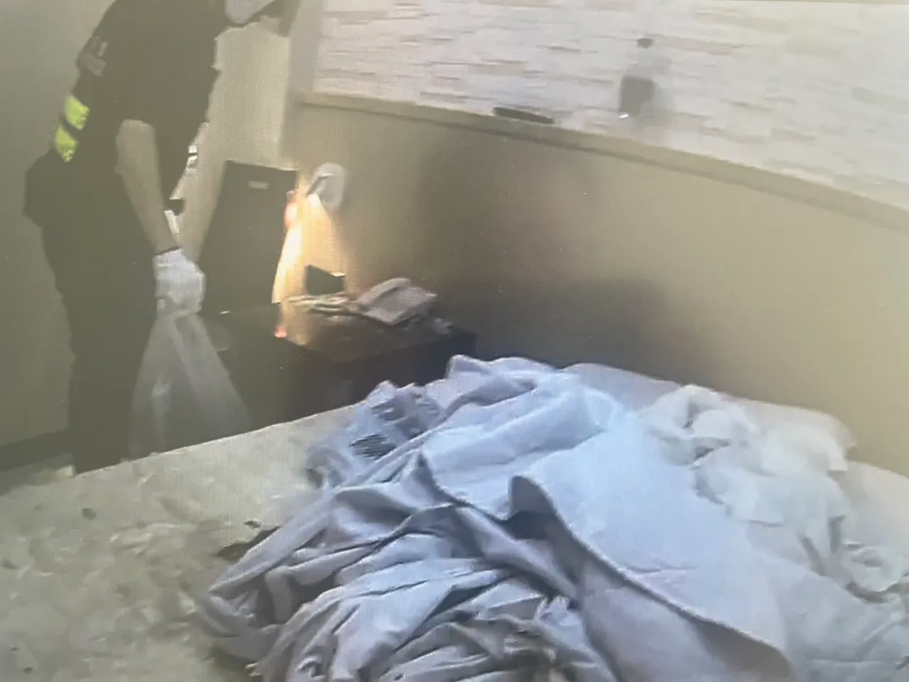 板橋旅館驚傳毒趴失火！2毒蟲玩火引燃棉被　安毒、喪屍煙彈全曝光