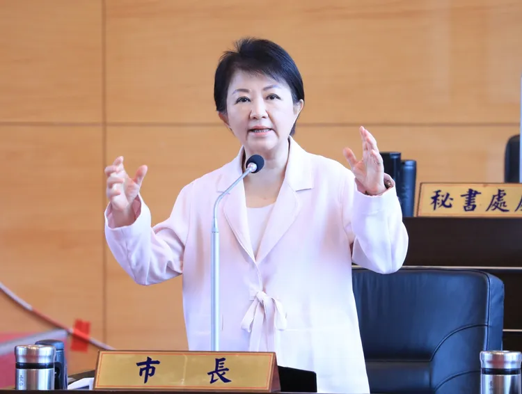 針對有醫美診所要求女員工互拍半裸胸部照當做練習，盧秀燕要求衛生局及勞工局進行通案調查。市府提供