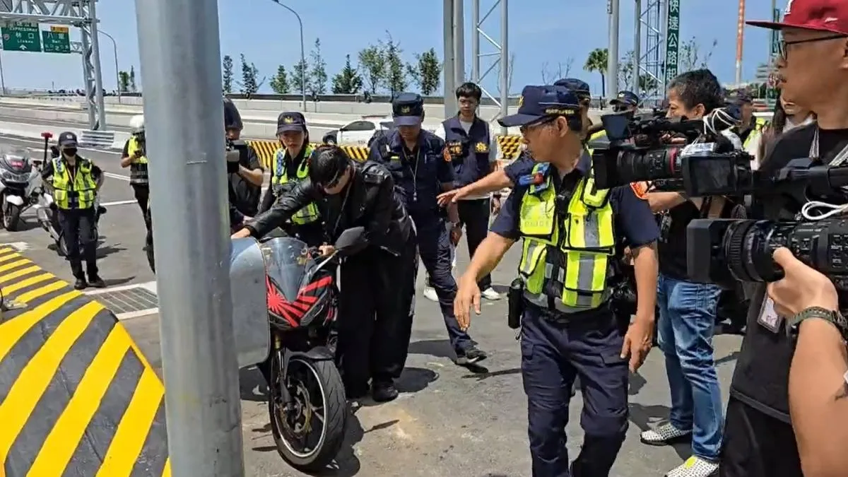 硬闖淡江大橋遭扣車　他竟偷貨車前往派出所載車！當場遭現行犯逮捕