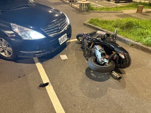 無照男累犯騎乘遭吊扣車牌機車　逃逸擦撞警車遭制伏法辦