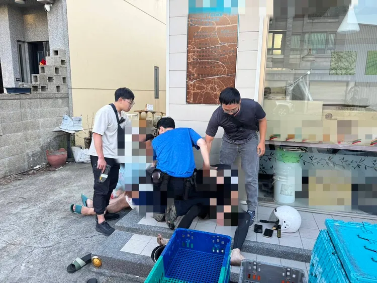 太平警方當場查獲2移工車手。翻攝畫面