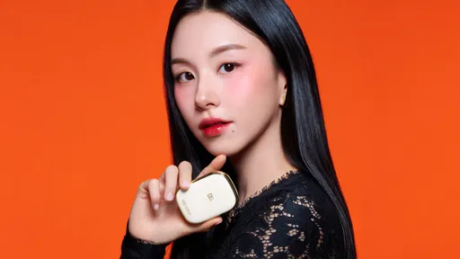 TWICE彩瑛成DOLCE&GABBANA美妝新繆思　果汁感唇頰好誘人