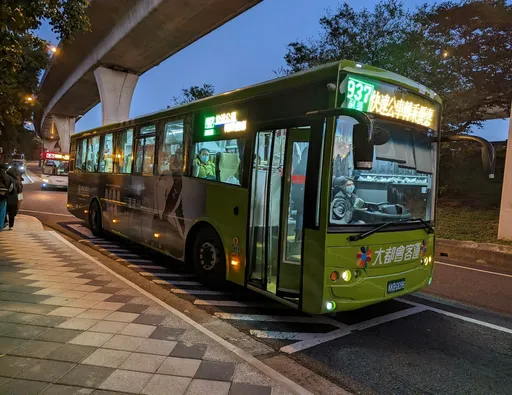 桃園敬老愛心卡5/1起擴大適用　龜山長輩可搭新北市15條公車