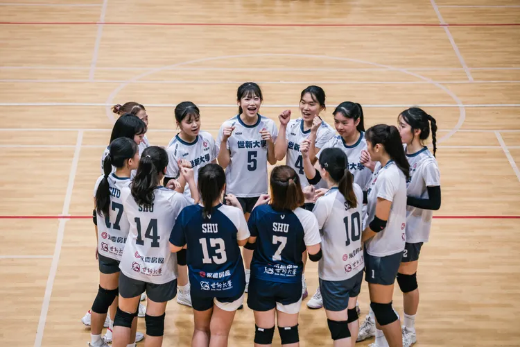 永慶房屋積極投入資源培育年輕運動員，為世新女排官方贊助企業。永慶房屋提供