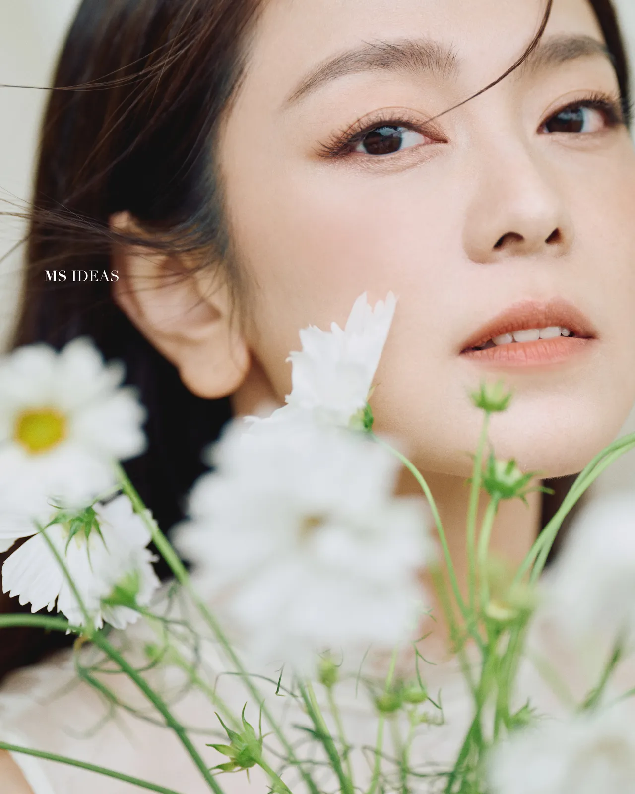 38歲的喻虹淵息影10年依舊是美人。品牌提供