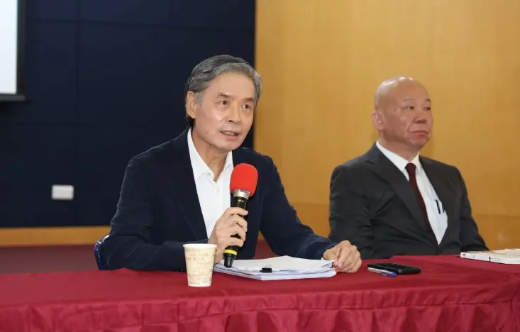 金溥聰（左）日前召開記者會，哽咽表示「我不能不管馬總統」。莊宗達攝