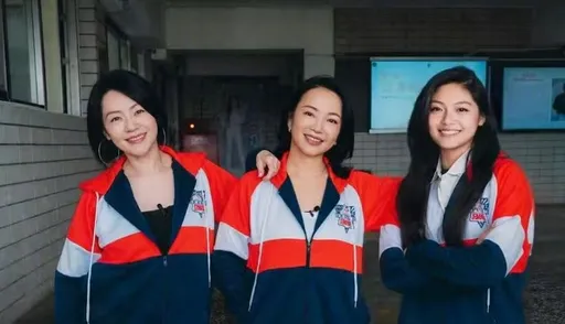阿雅帶AI大S一起回母校！與小S三姊妹校服合照太催淚