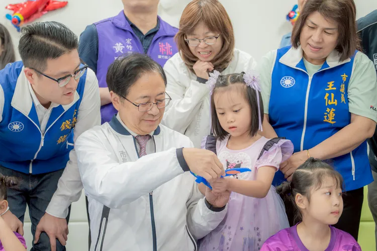 張善政出席宏竹托嬰中心開幕。桃園市府提供