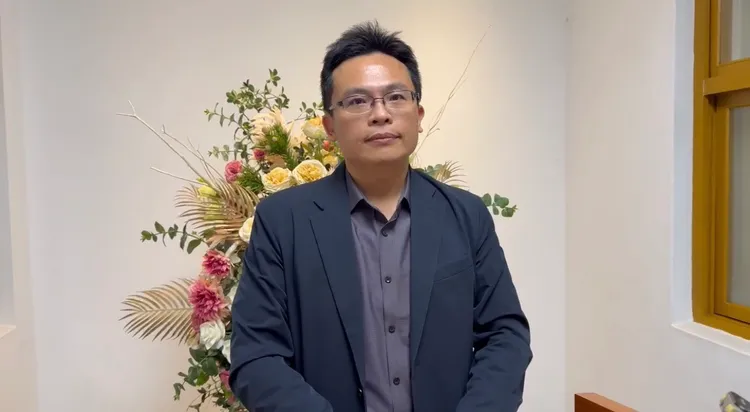 雲林地院法官王子榮傳「豆子」出庭，發現牠並未減損與人互動能力，依法判處王男無罪，但其行為仍應被嚴厲譴責。民眾提供