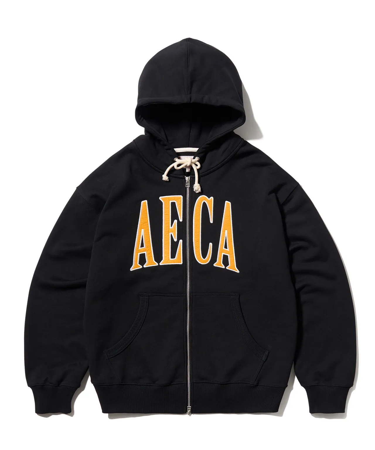 AECA APPLIQUE拉鍊外套，2980元。品牌提供