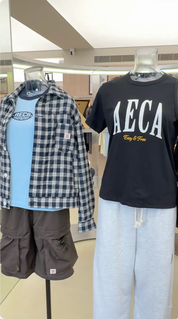 AECA春夏單品在設計上融合美式復古運動與韓系簡約輪廓。劉旻君攝