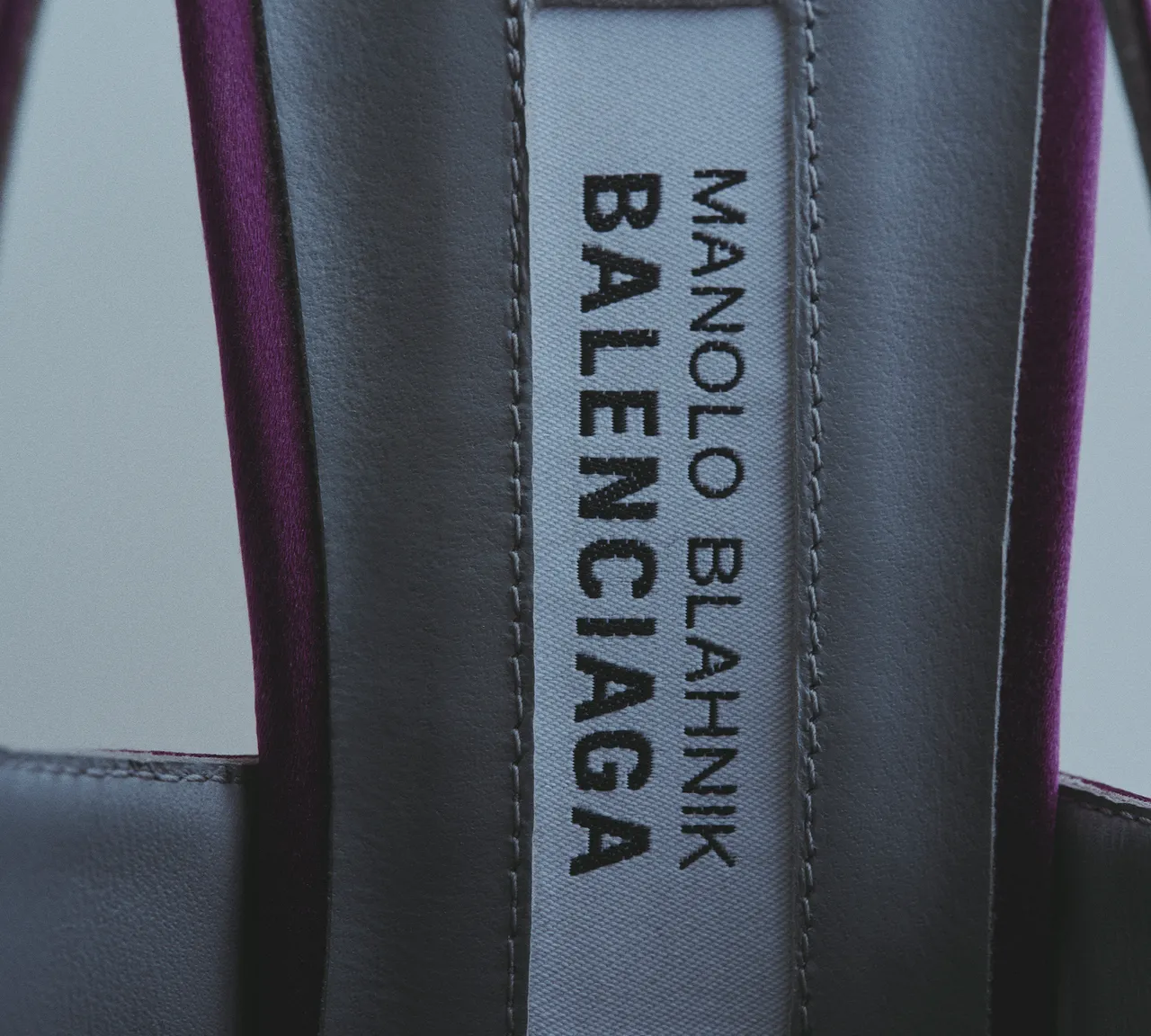 BALENCIAGA與鞋履大師Manolo Blahnik推出聯名美鞋。品牌提供