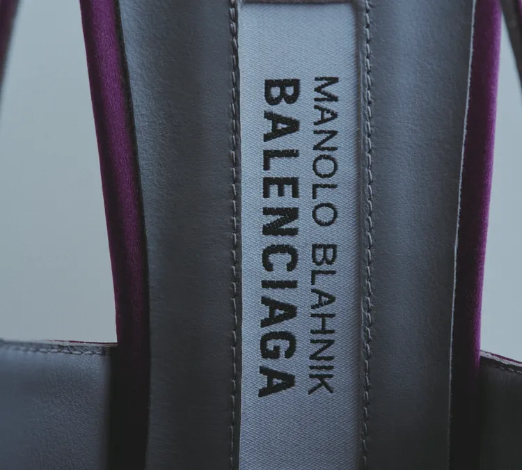 BALENCIAGA與鞋履大師Manolo Blahnik推出聯名美鞋。品牌提供
