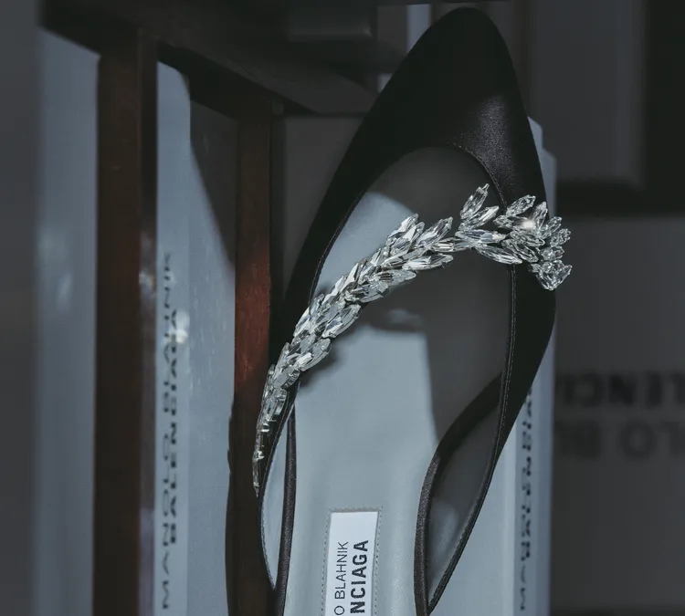 BALENCIAGA與鞋履大師Manolo Blahnik推出聯名美鞋。品牌提供