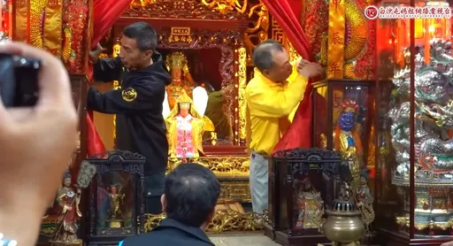 進香圓滿落幕！白沙屯媽祖閉關12天重展聖顏　拱天宮凌晨開爐