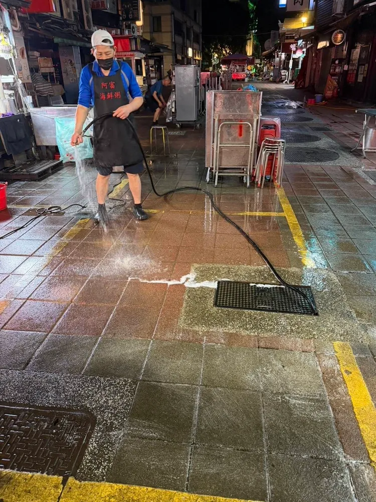 雙城街夜市配合台北市府清消作業。北市府提供