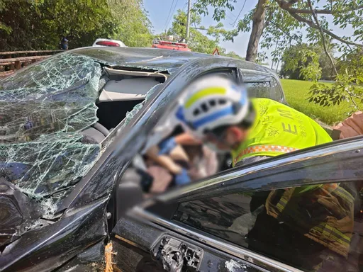 又是毒駕？彰化男自撞路樹身亡　車內尋獲毒品殘渣袋