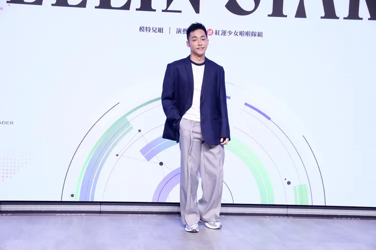亮曦拍戲重感冒。攝影中心攝