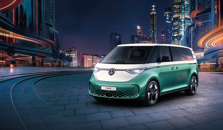 ID. Buzz承襲經典Bulli家族設計語彙，結合純電動力與寬敞車室空間，提供宛如「移動客廳」般的舒適乘坐感受。業者提供