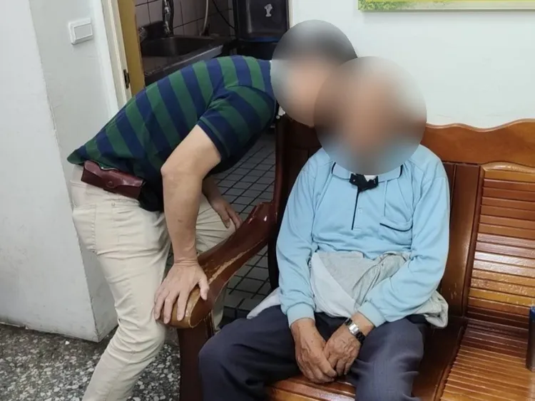 陳阿公一天內兩度迷途，所幸都遇到熱心民眾協助報警，阿公能被家屬平安接回。翻攝畫面