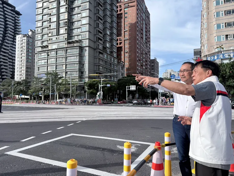 淡江大橋首個週休假日考驗，市府啟動交通應變與觀光疏運機制。交通局提供