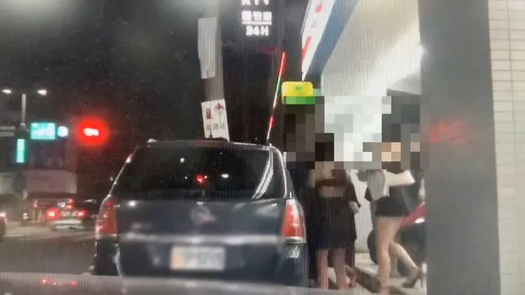 車輛接應外籍女子。新竹市警局提供